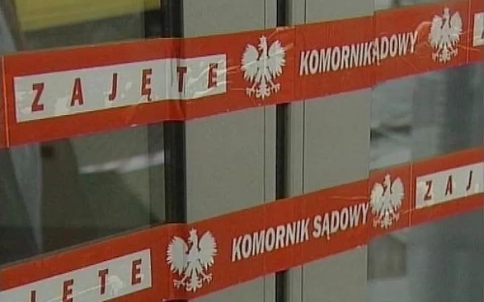 Skuteczna pomoc w walce z komornikiem: poznaj swoje prawa i rozwiązania